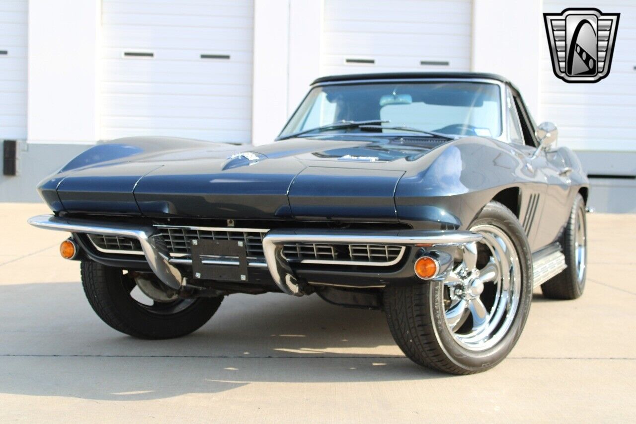 Chevrolet-Corvette-1966-3