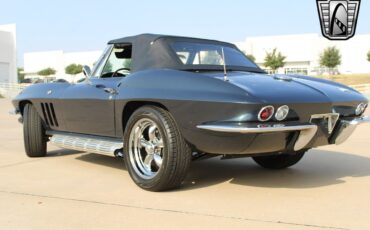 Chevrolet-Corvette-1966-7