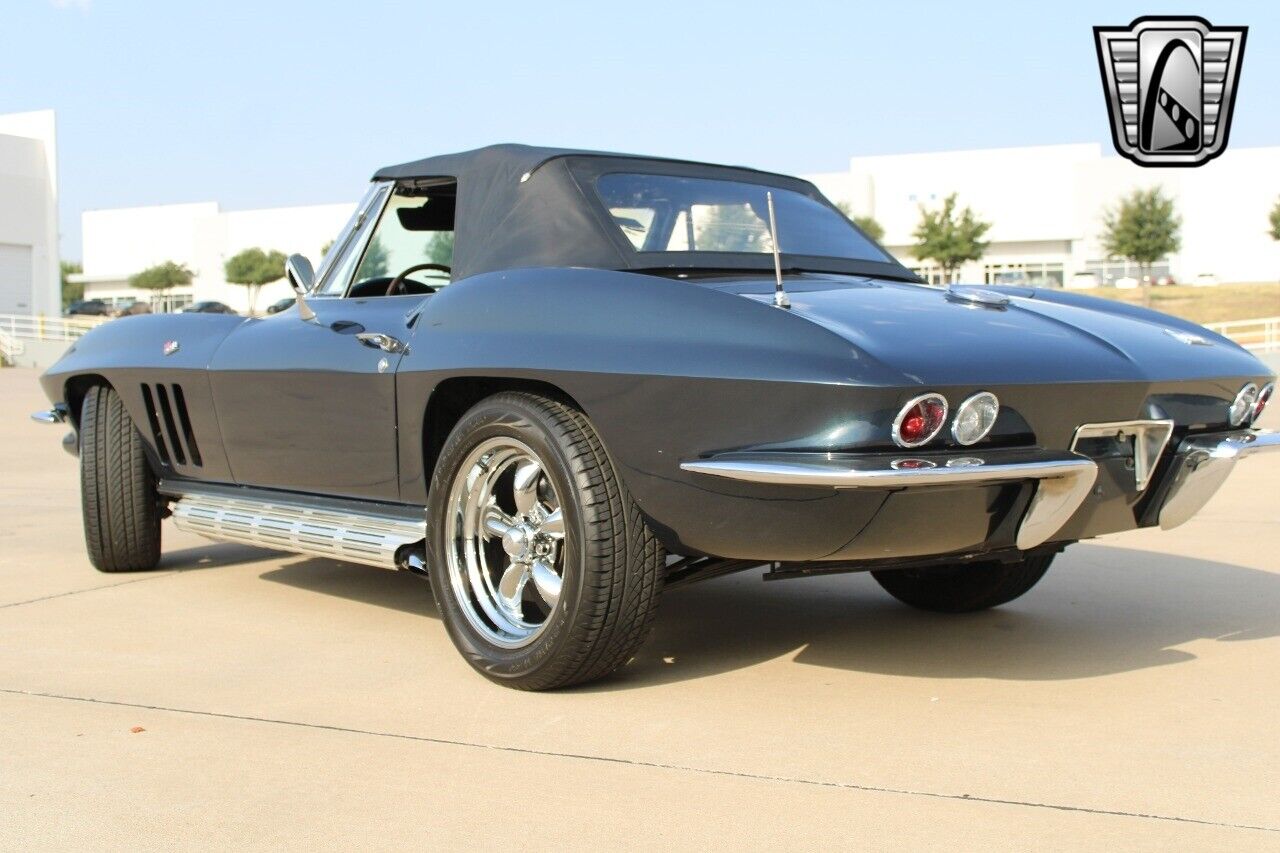 Chevrolet-Corvette-1966-7