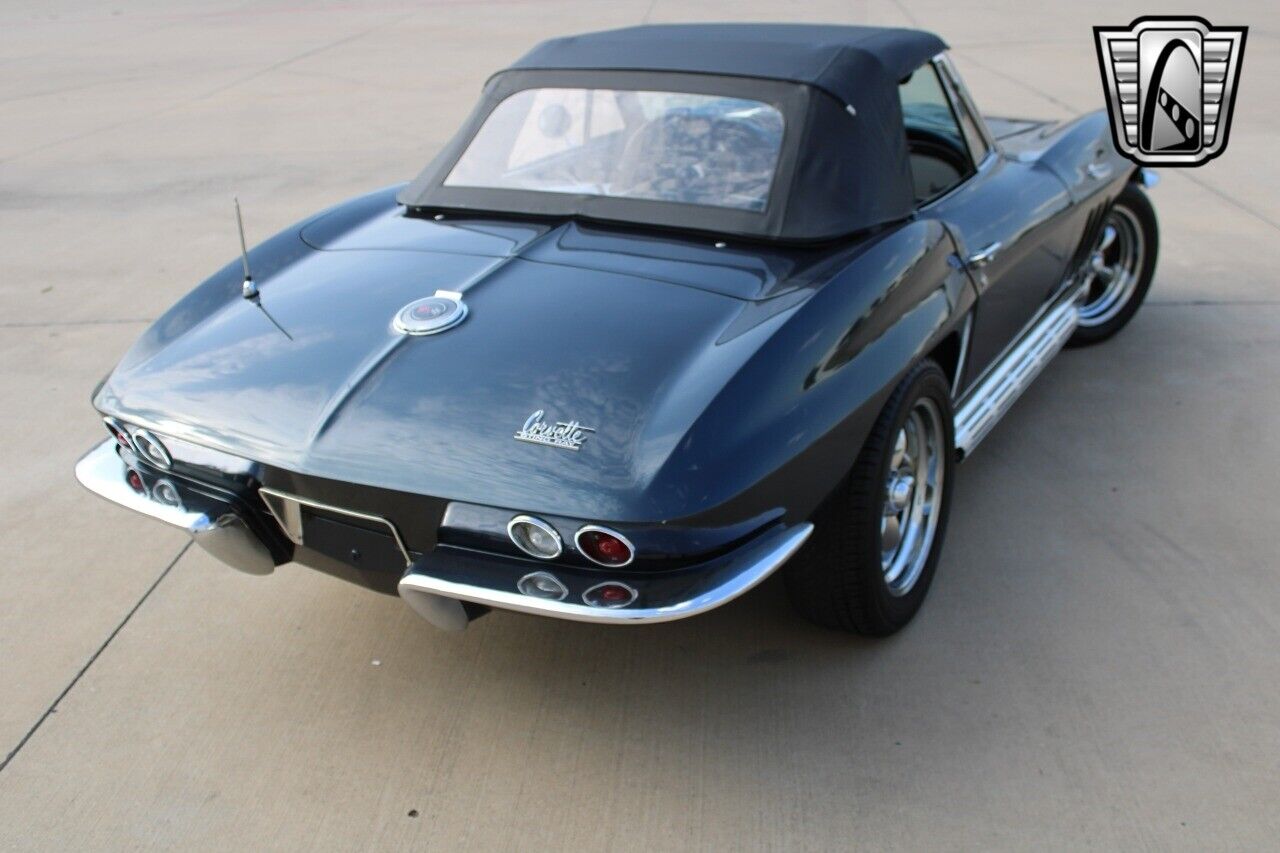 Chevrolet-Corvette-1966-8