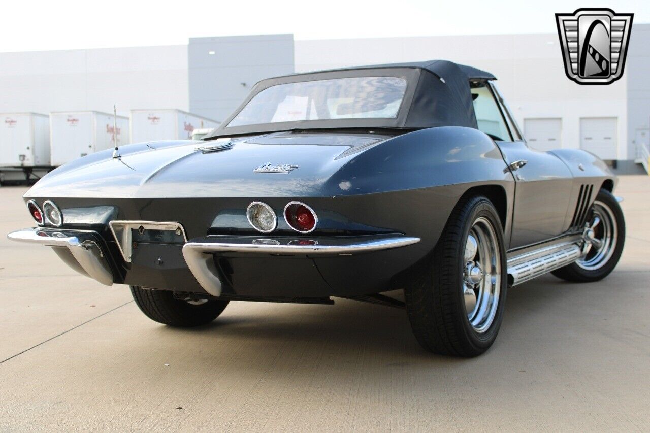 Chevrolet-Corvette-1966-9