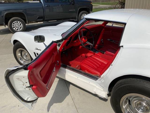 Chevrolet-Corvette-1969-1