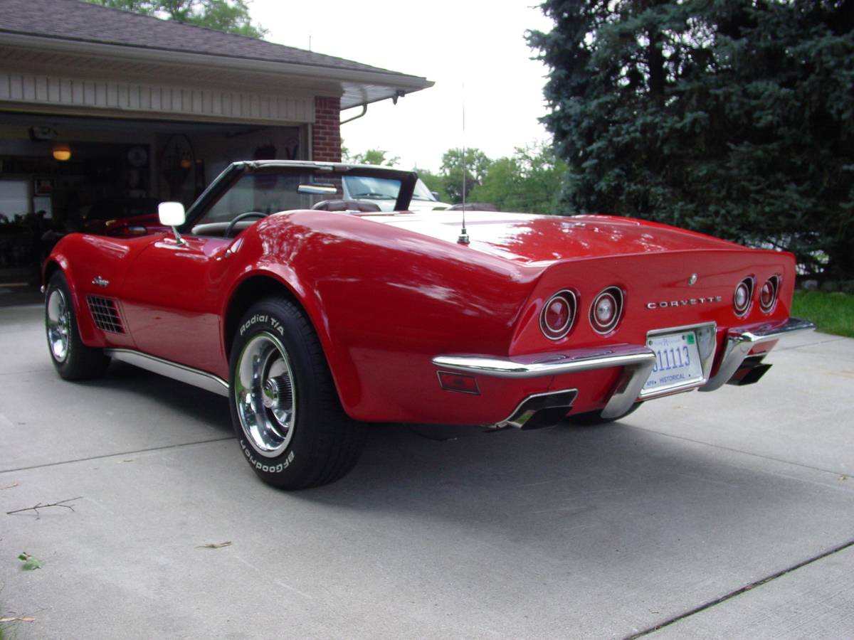 Chevrolet-Corvette-1971-3