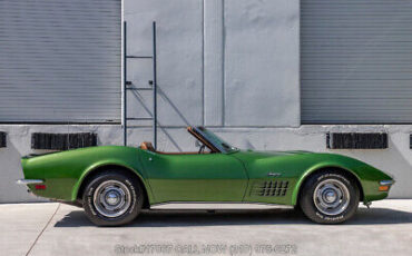 Chevrolet-Corvette-1972-4