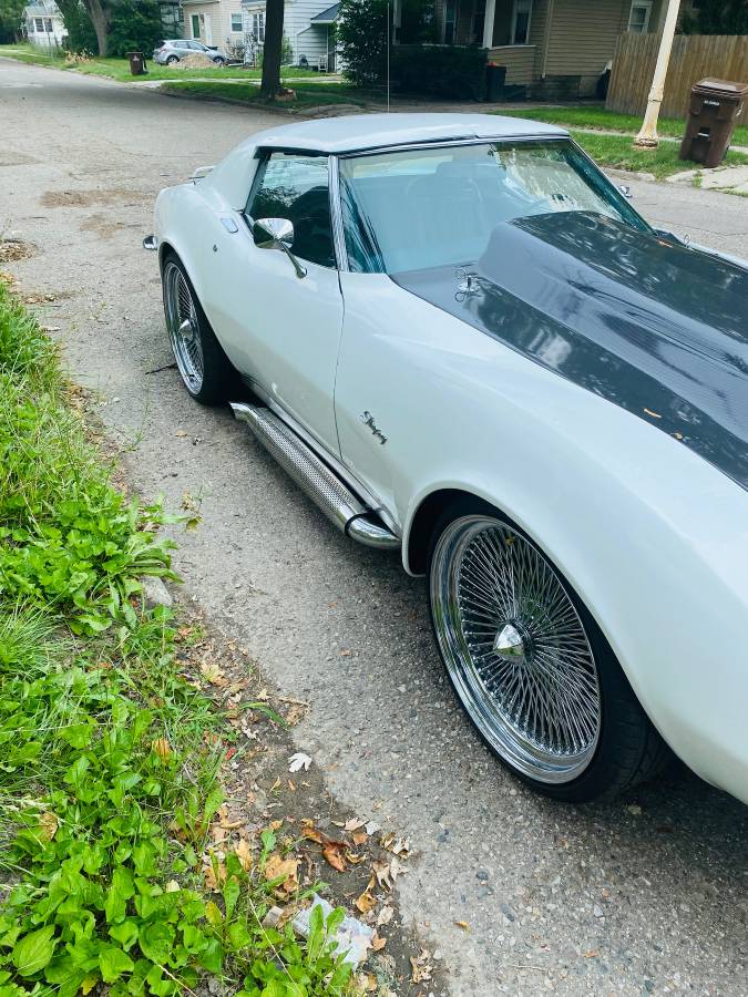 Chevrolet-Corvette-1973-11