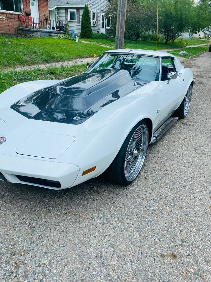 Chevrolet-Corvette-1973-13