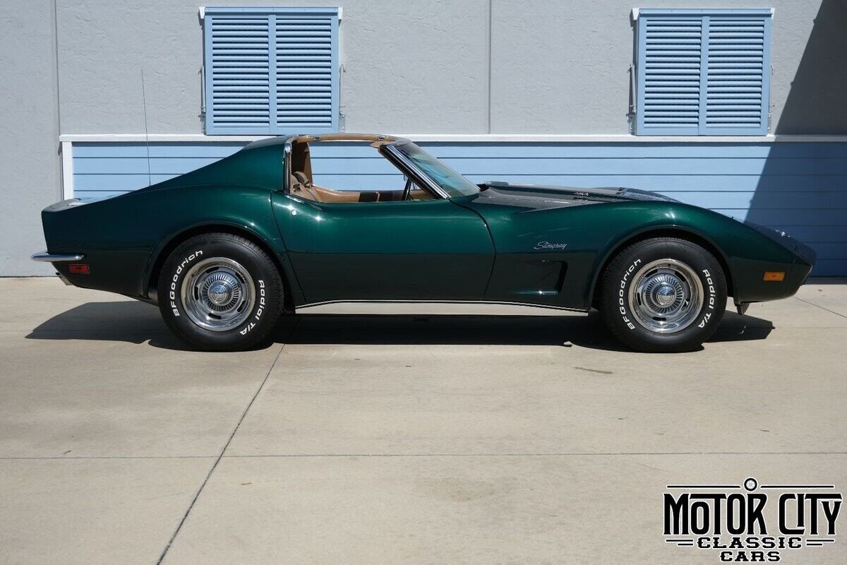 Chevrolet-Corvette-1973-3