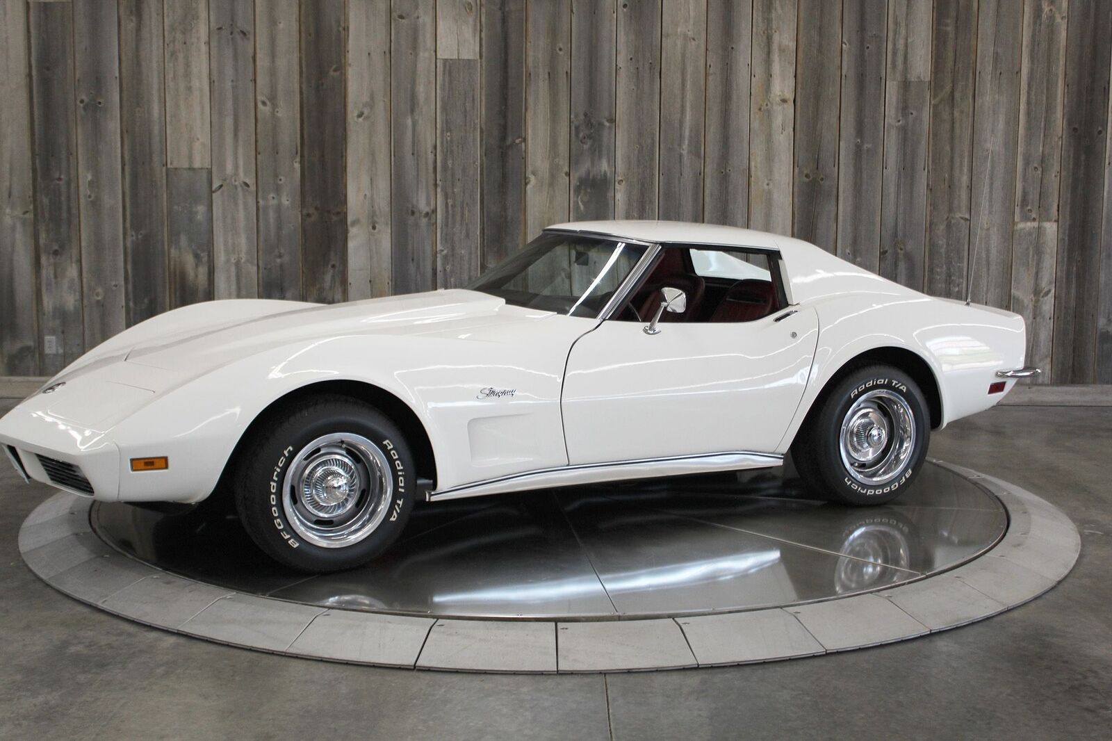 Chevrolet-Corvette-1973-38