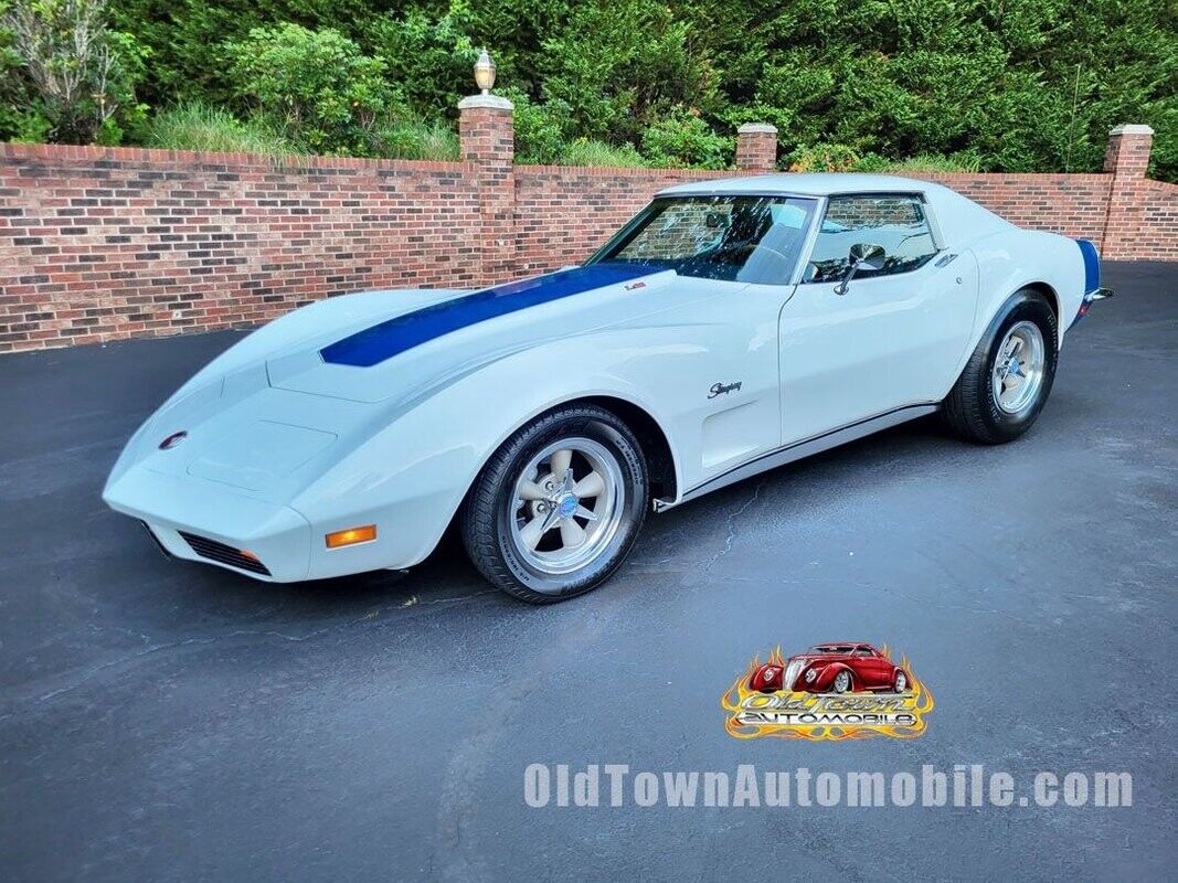 Chevrolet-Corvette-1973-4