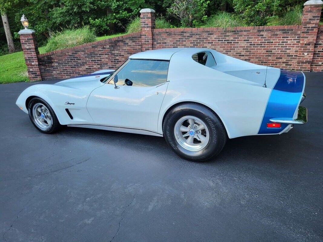 Chevrolet-Corvette-1973-9