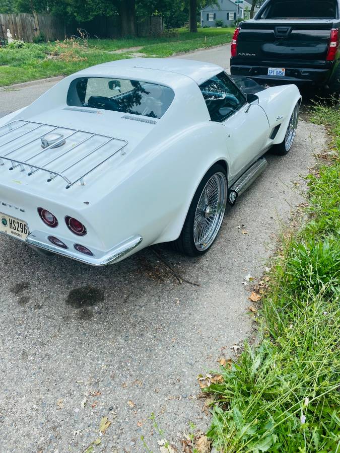 Chevrolet-Corvette-1973-9