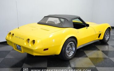 Chevrolet-Corvette-1974-10