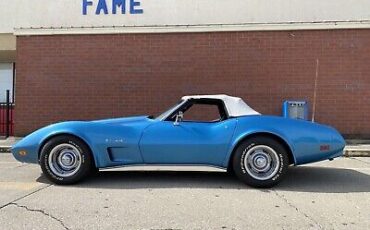 Chevrolet-Corvette-1974-18