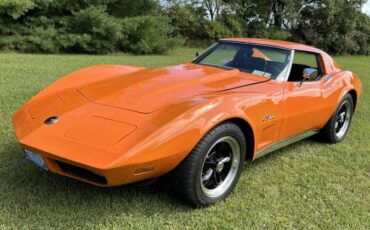 Chevrolet-Corvette-1974-2