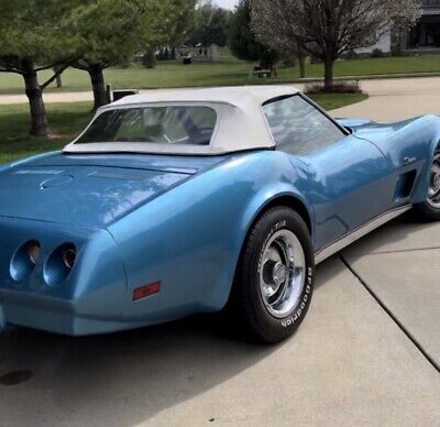 Chevrolet-Corvette-1974-4