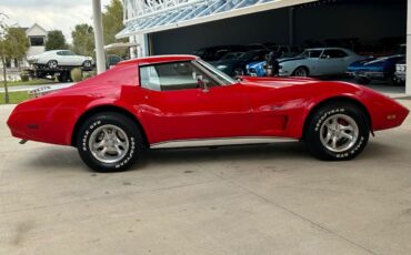 Chevrolet-Corvette-1974-4