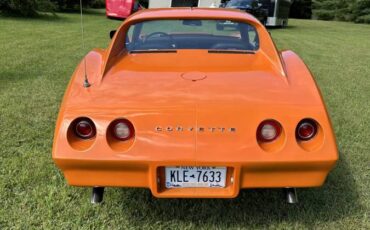 Chevrolet-Corvette-1974-5