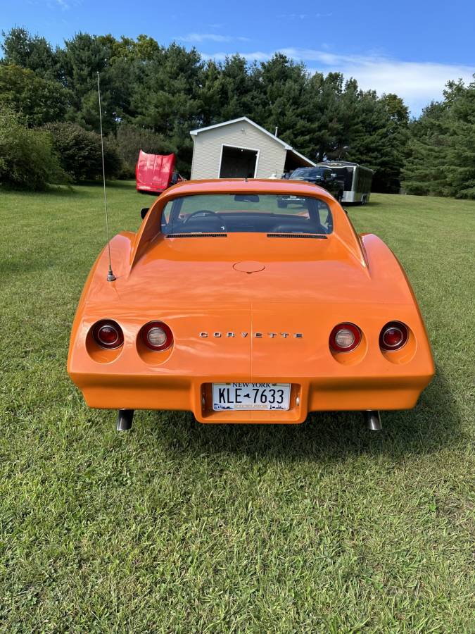 Chevrolet-Corvette-1974-5