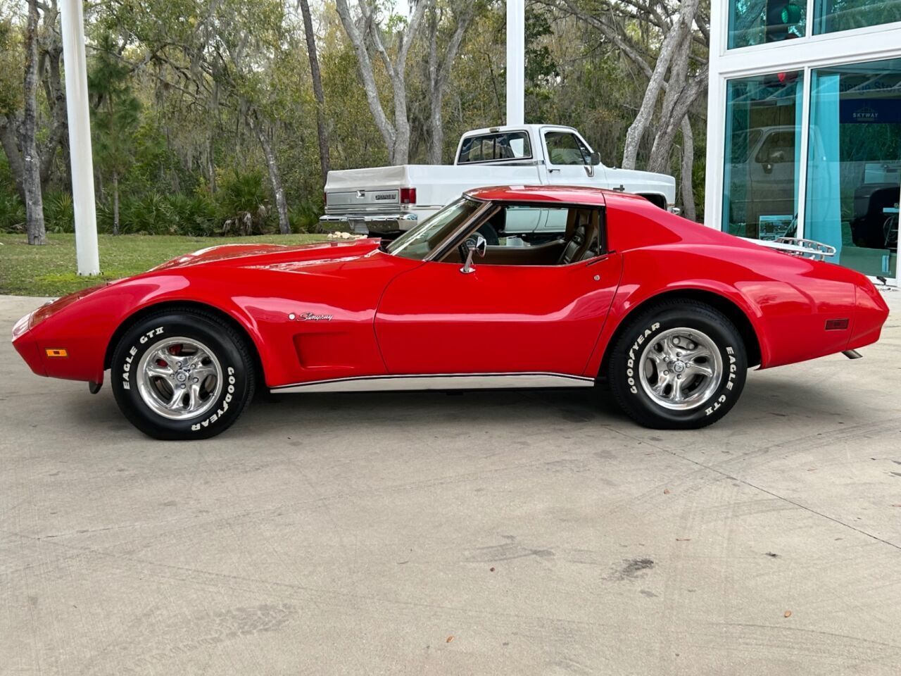 Chevrolet-Corvette-1974-8