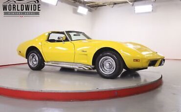 Chevrolet-Corvette-1976-1