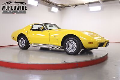 Chevrolet-Corvette-1976-1