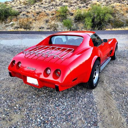 Chevrolet-Corvette-1976-10