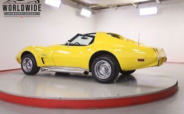 Chevrolet-Corvette-1976-4