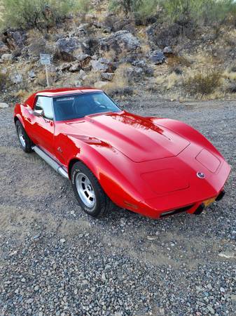 Chevrolet-Corvette-1976-4