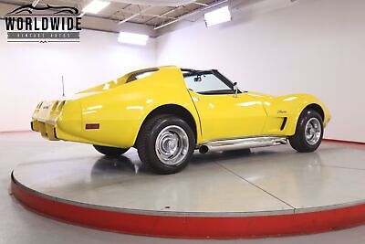 Chevrolet-Corvette-1976-5