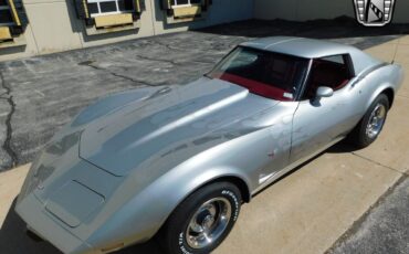 Chevrolet-Corvette-1977-2