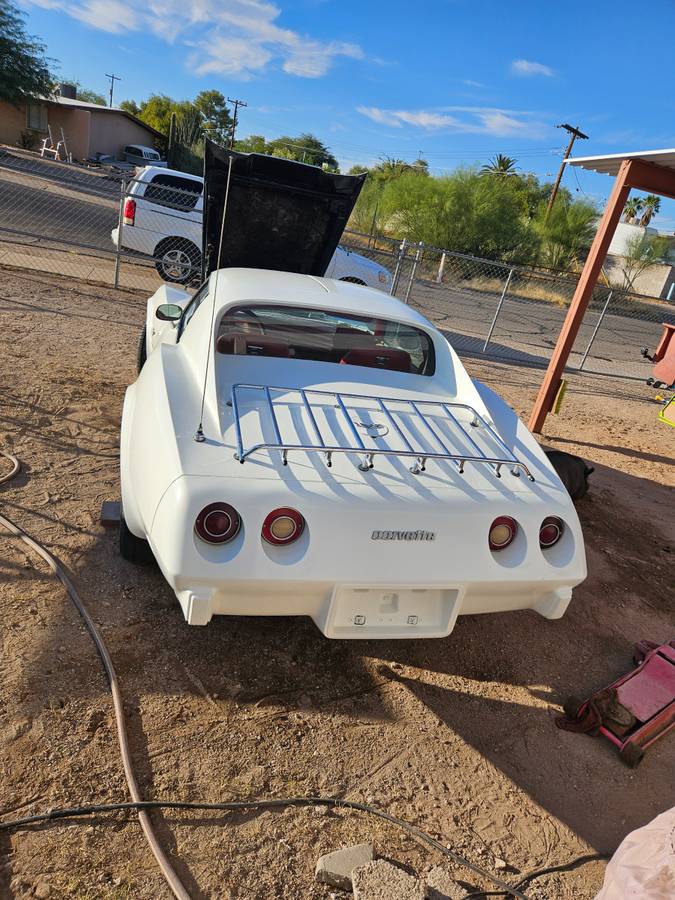 Chevrolet-Corvette-1977-9