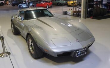 Chevrolet-Corvette-1978-11