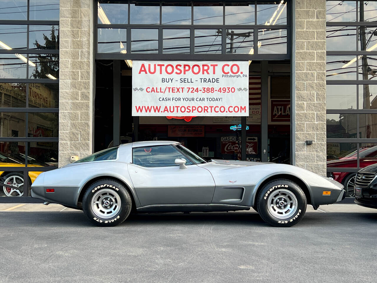 Chevrolet-Corvette-1978-2