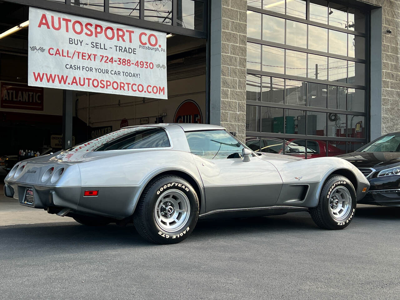 Chevrolet-Corvette-1978-3