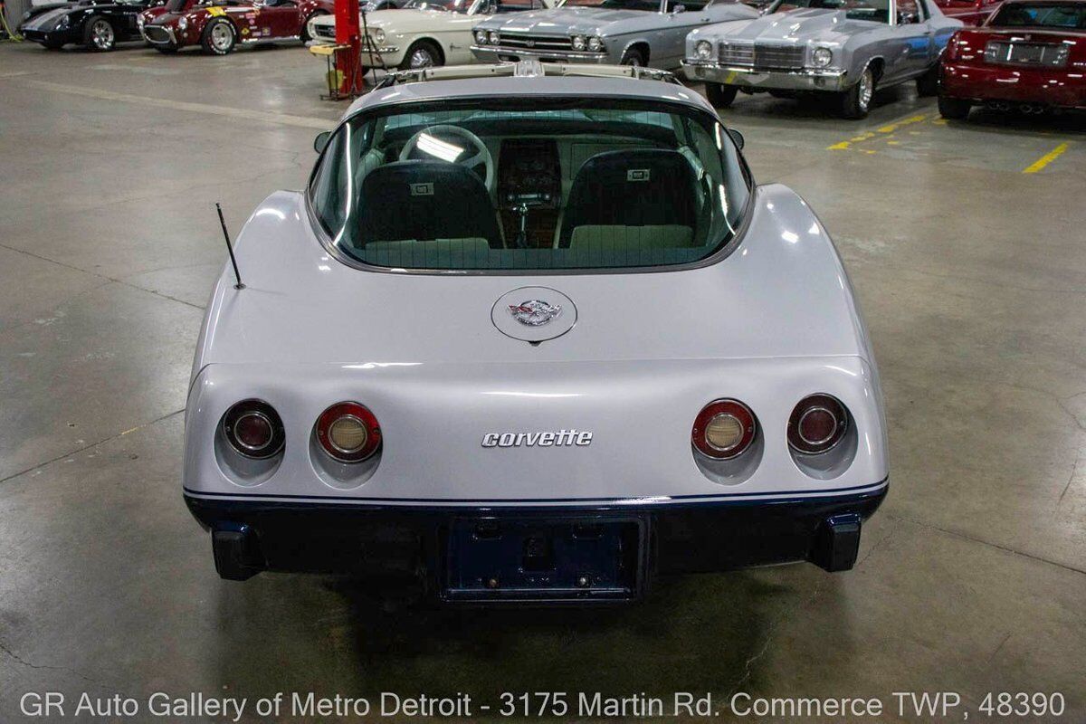 Chevrolet-Corvette-1978-4