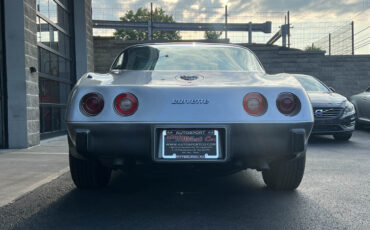 Chevrolet-Corvette-1978-7