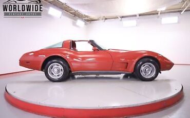 Chevrolet-Corvette-1979-3