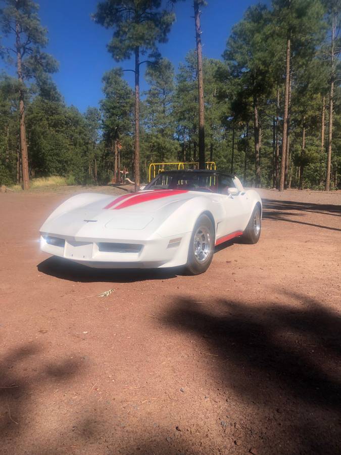 Chevrolet-Corvette-1980-1