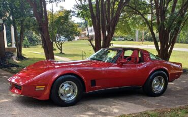 Chevrolet-Corvette-1980-1