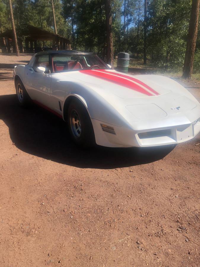 Chevrolet-Corvette-1980-2