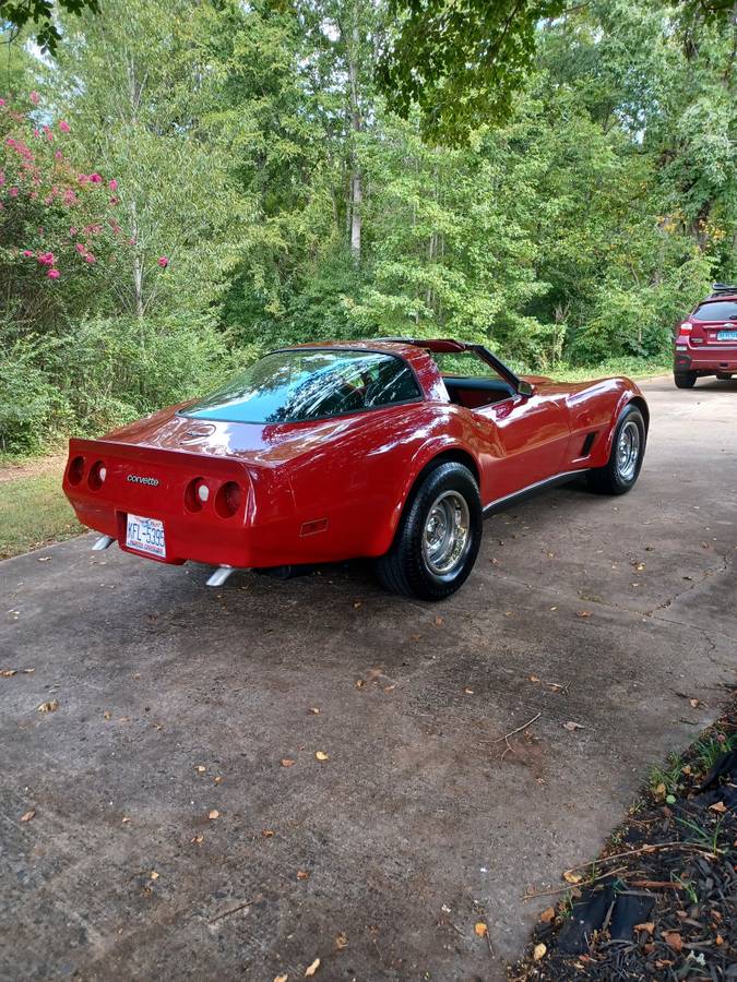 Chevrolet-Corvette-1980-3