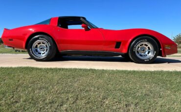 Chevrolet-Corvette-1980-4