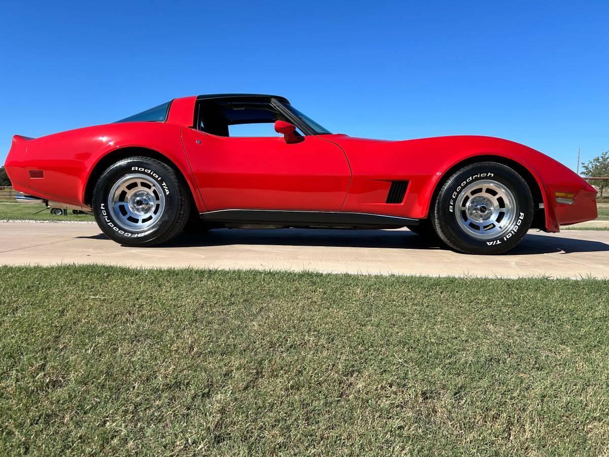 Chevrolet-Corvette-1980-4