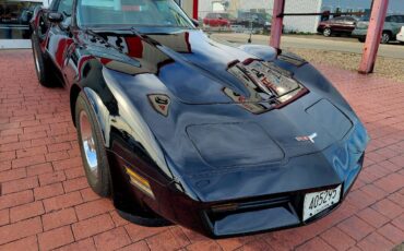 Chevrolet-Corvette-1980