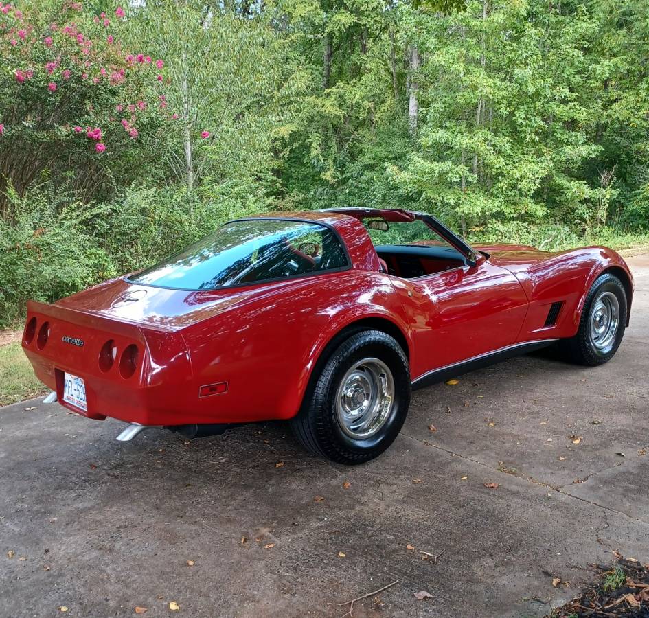 Chevrolet-Corvette-1980-6