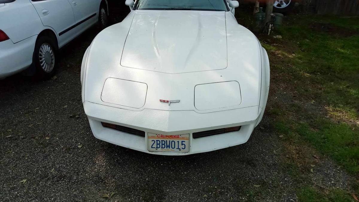 Chevrolet-Corvette-1980-7