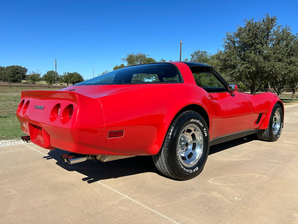 Chevrolet-Corvette-1980-8