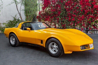 Chevrolet-Corvette-1981-2