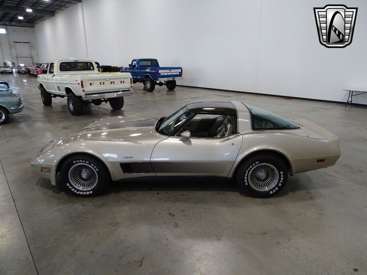 Chevrolet-Corvette-1982-3