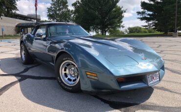 Chevrolet-Corvette-1982